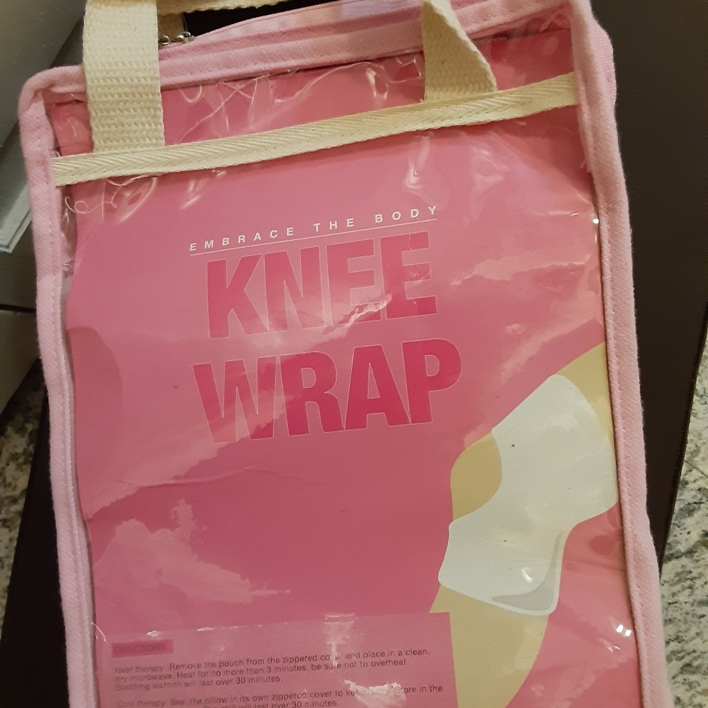 NWT Heat and Cold Knee Wrap